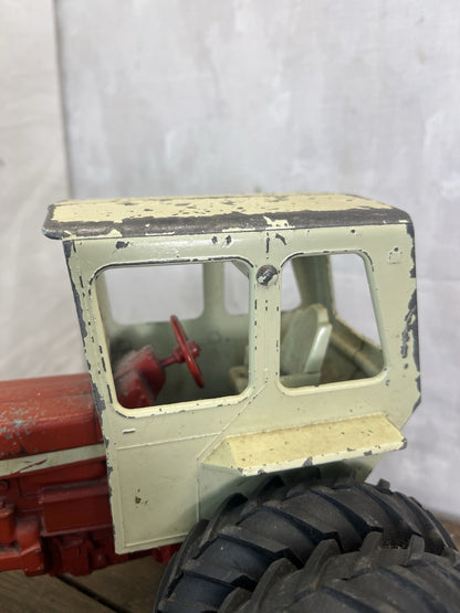 Vintage Collectible Mancave International Farmall 145c Tractor 