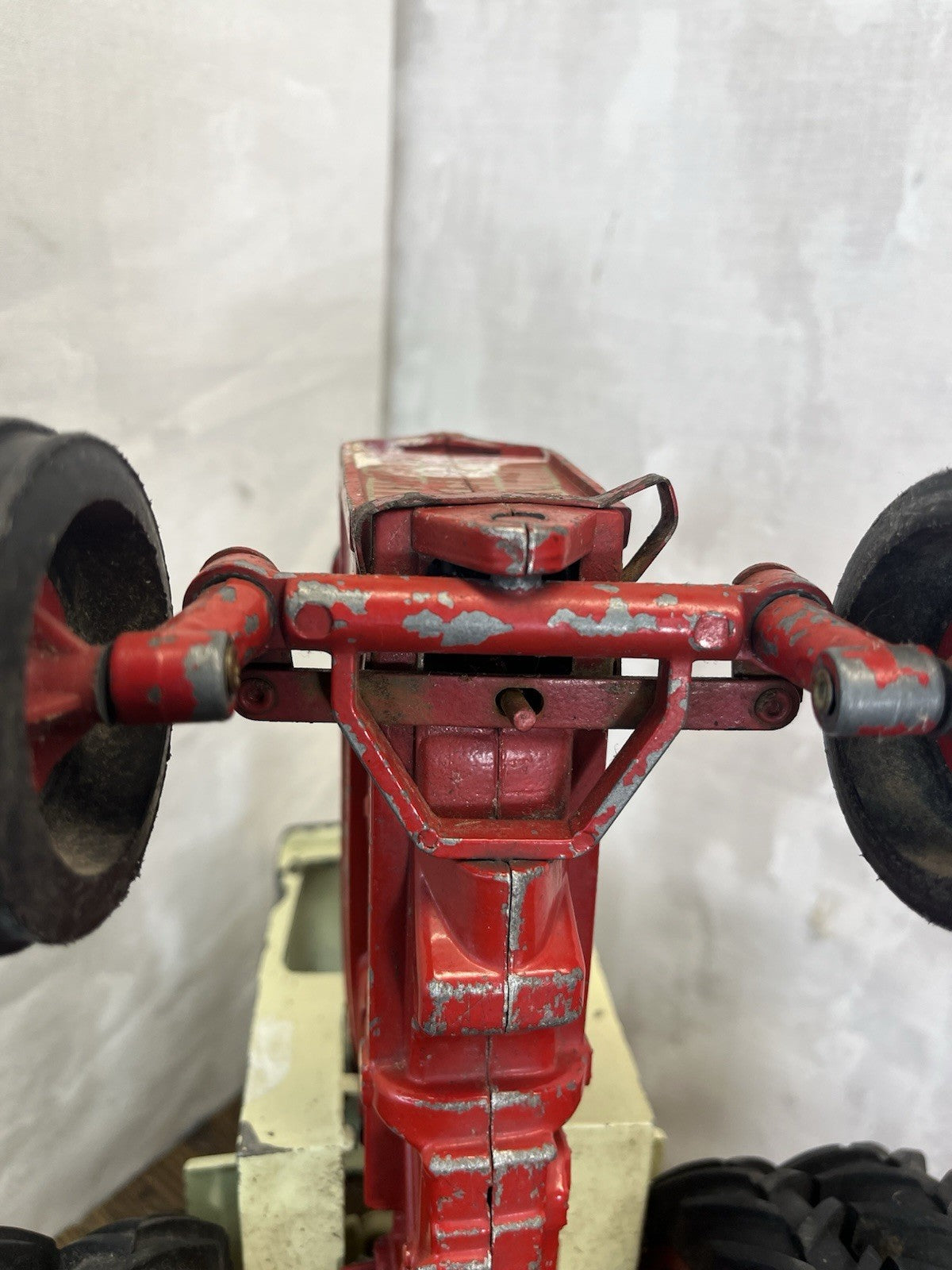 Vintage Collectible Mancave International Farmall 145c Tractor 
