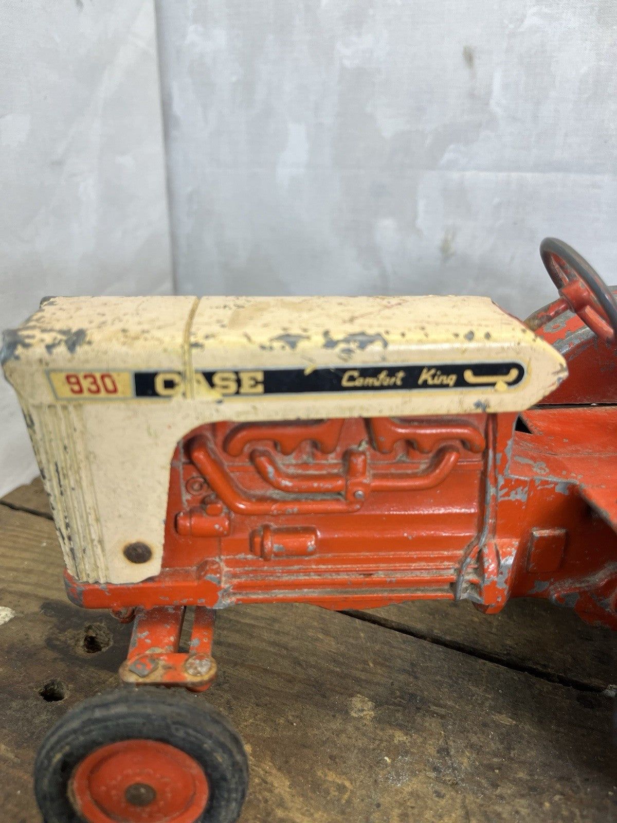 Vintage Collectible Mancave Comfort King 930 Case Tractor 