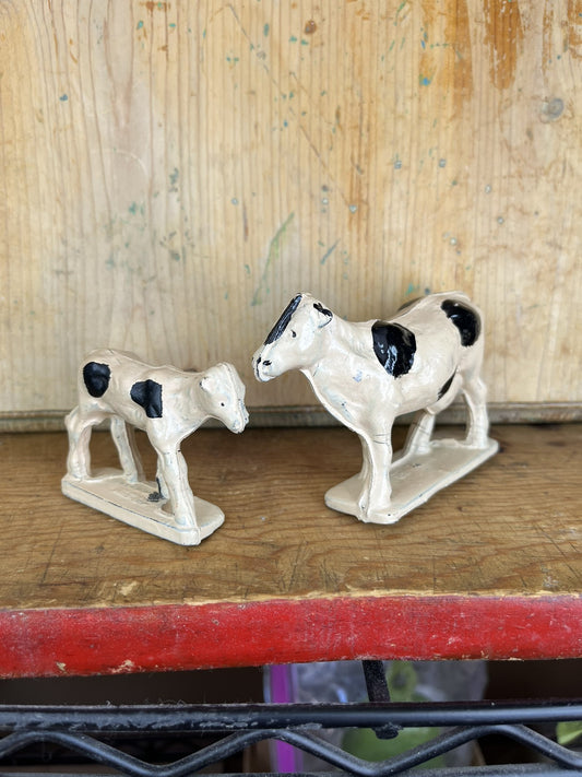 Vintage Collectible Farm Decor Auburn Pair Of Rubber Cows #1224