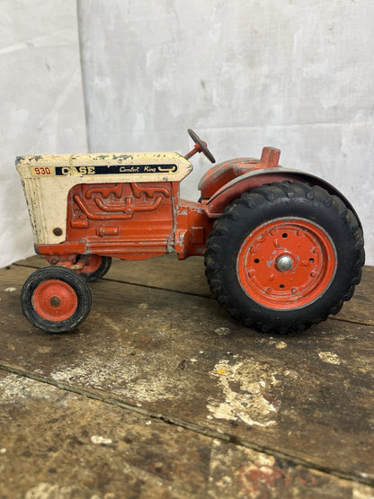 Vintage Collectible Mancave Comfort King 930 Case Tractor 