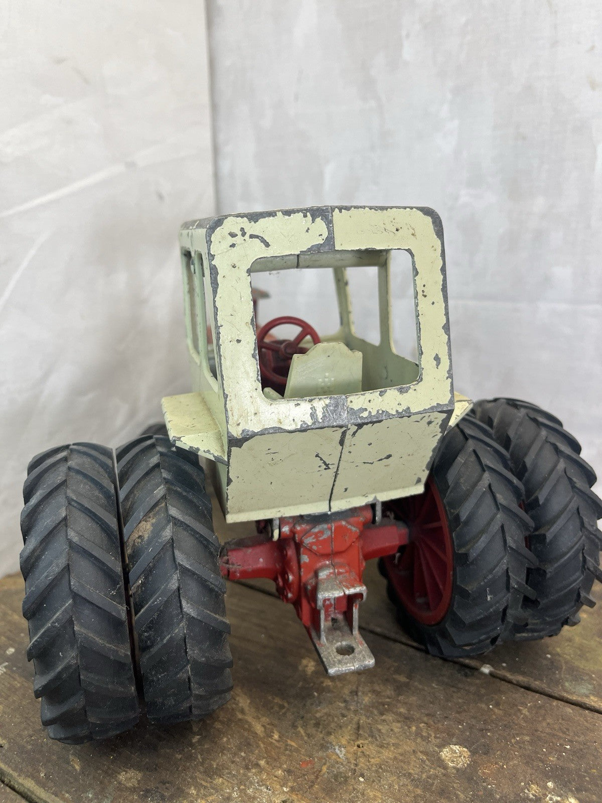 Vintage Collectible Mancave International Farmall 145c Tractor 