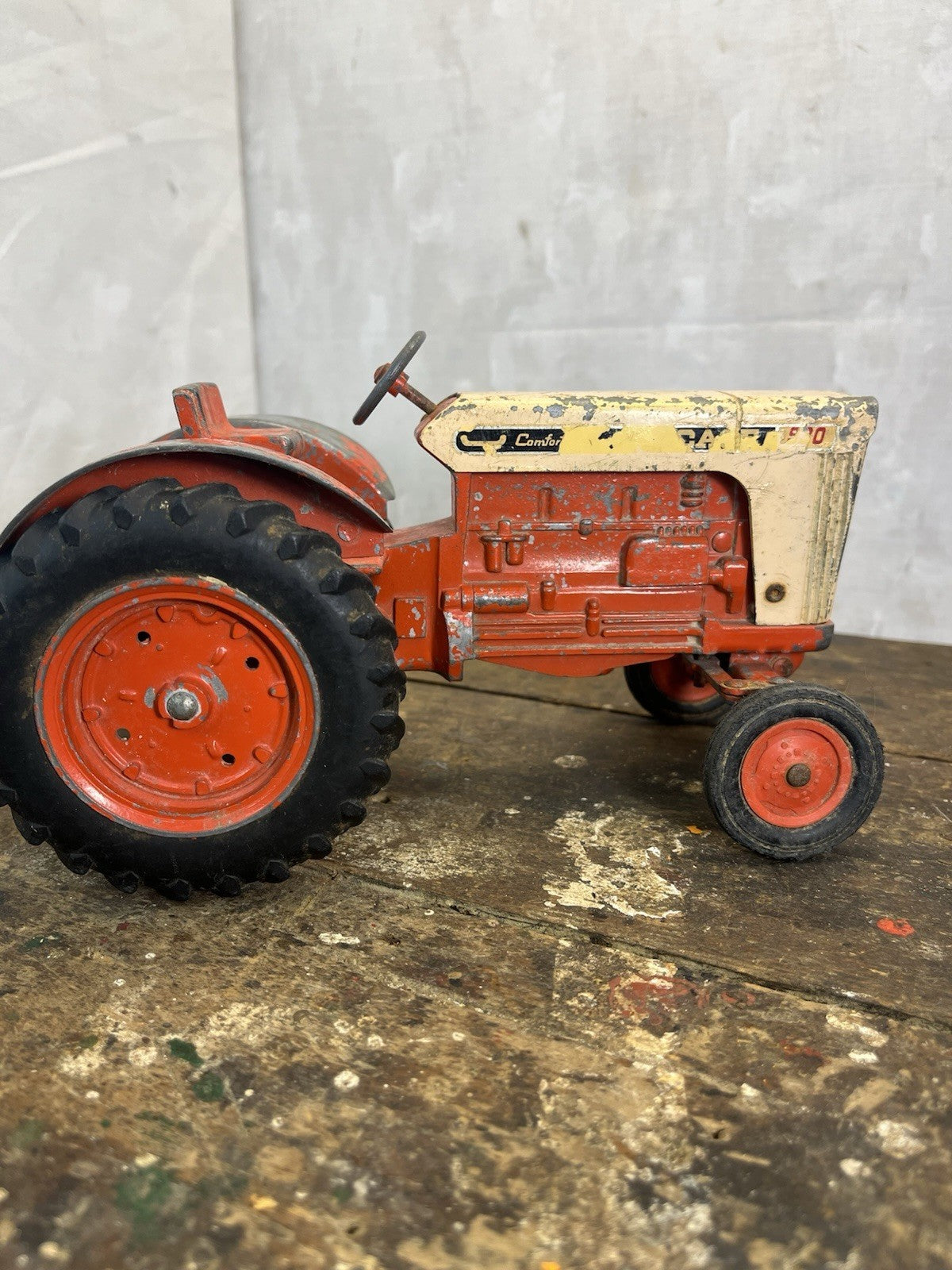 Vintage Collectible Mancave Comfort King 930 Case Tractor 